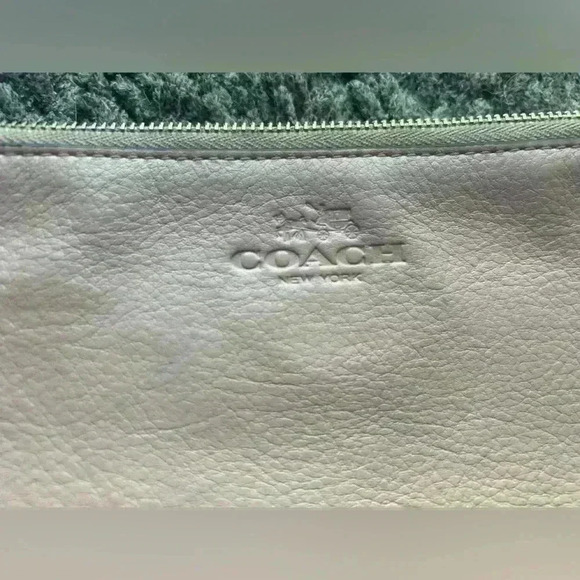 Authentic Coach wristlet wallet pale pink. Leather. - Picture 6 of 14